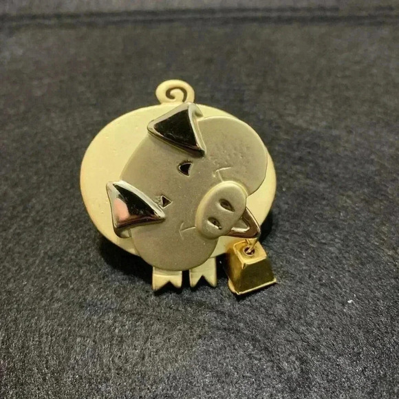 Jewelry - Gold Tone Pig Bobble Head Broach‎ 1.5 in Tall Green Acres
